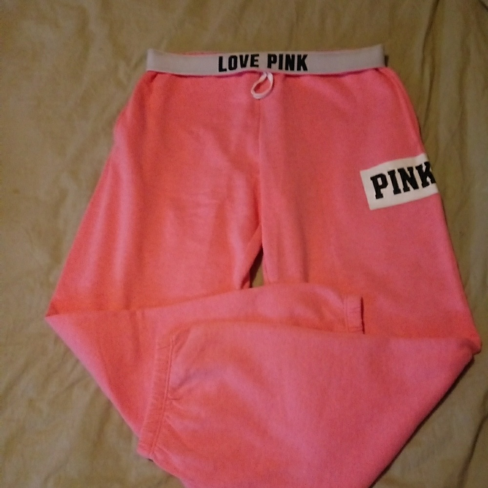 VS Pink all sz large. DO NOT PURCHASE